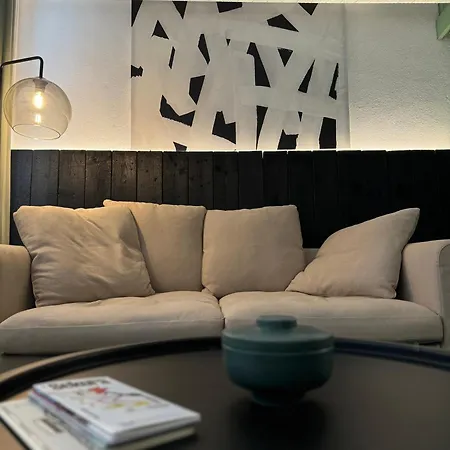 Apartman Center - *